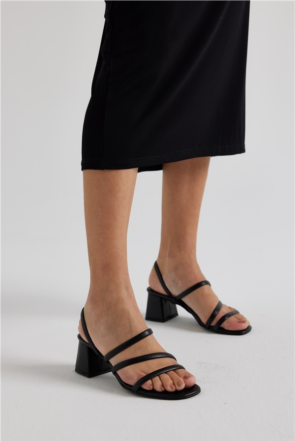 Adison Kadın Topuklu Sandalet Siyah Deri