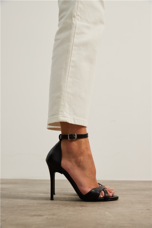 Guesta Kadın Çapraz Bant Topuklu Ayakkabı Siyah Deri